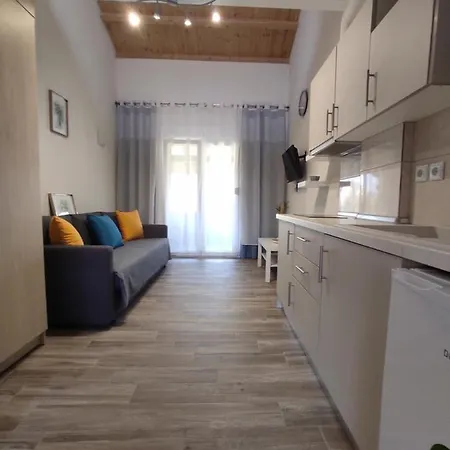 Royals Apartment *