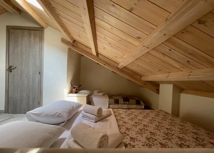 Royals * Nikiti (Sithonia)