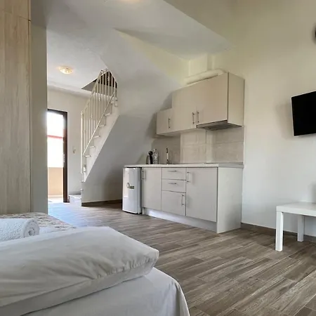 Royals Nikiti (Sithonia)