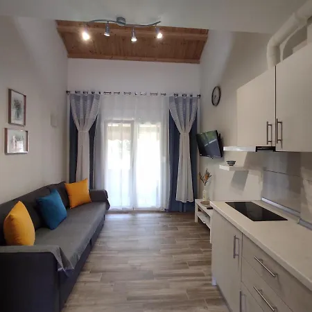 Royals * Nikiti (Sithonia)